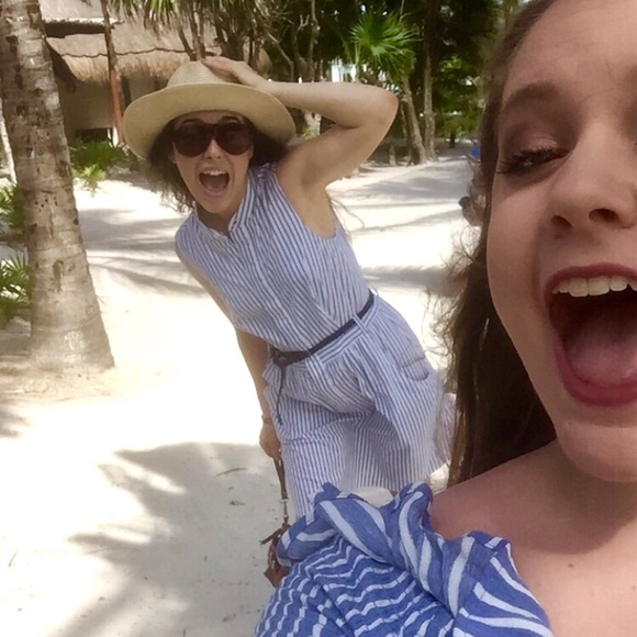 Meet your Posher, Aubrie - Picture 2 of 3